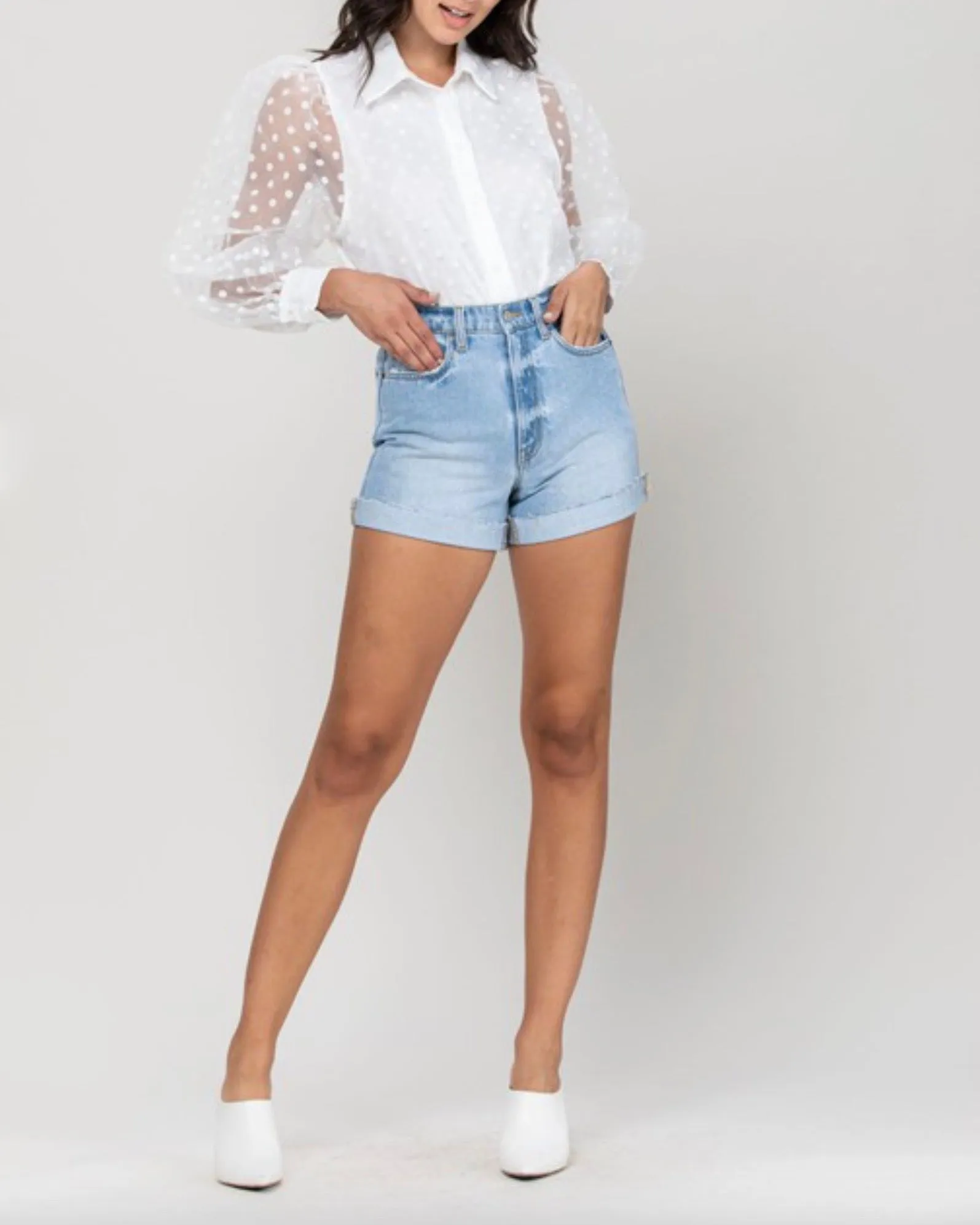 Hailey High Rise Single Cuff Mom Shorts in Light Denim