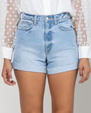 Hailey High Rise Single Cuff Mom Shorts in Light Denim